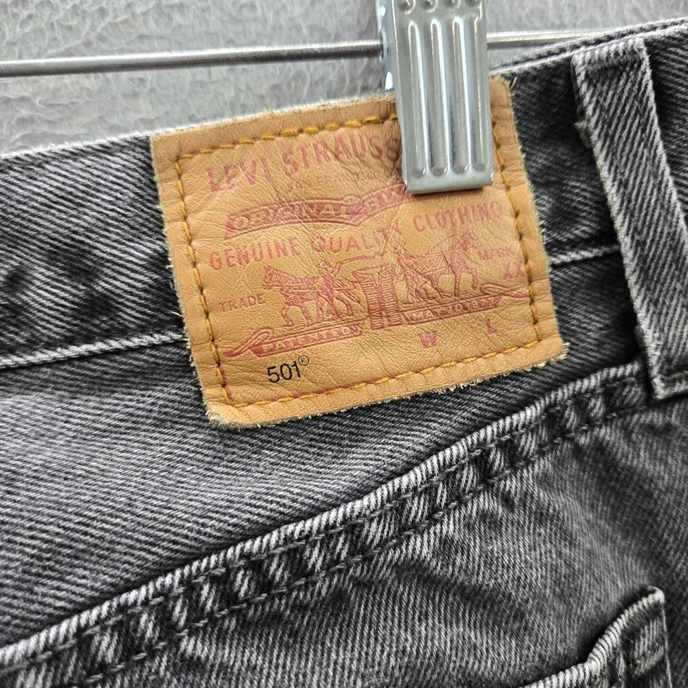 Levis *please carefully